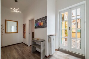 Interior - A cozy 75 square meters apartment, perfect for four people, located on the fifth floor of a building with an elevator (NOT accessible to disabled guests).The property is located in the Monteverde neighborhood, a quiet and elegant area. The San Camillo Fo (Roma)