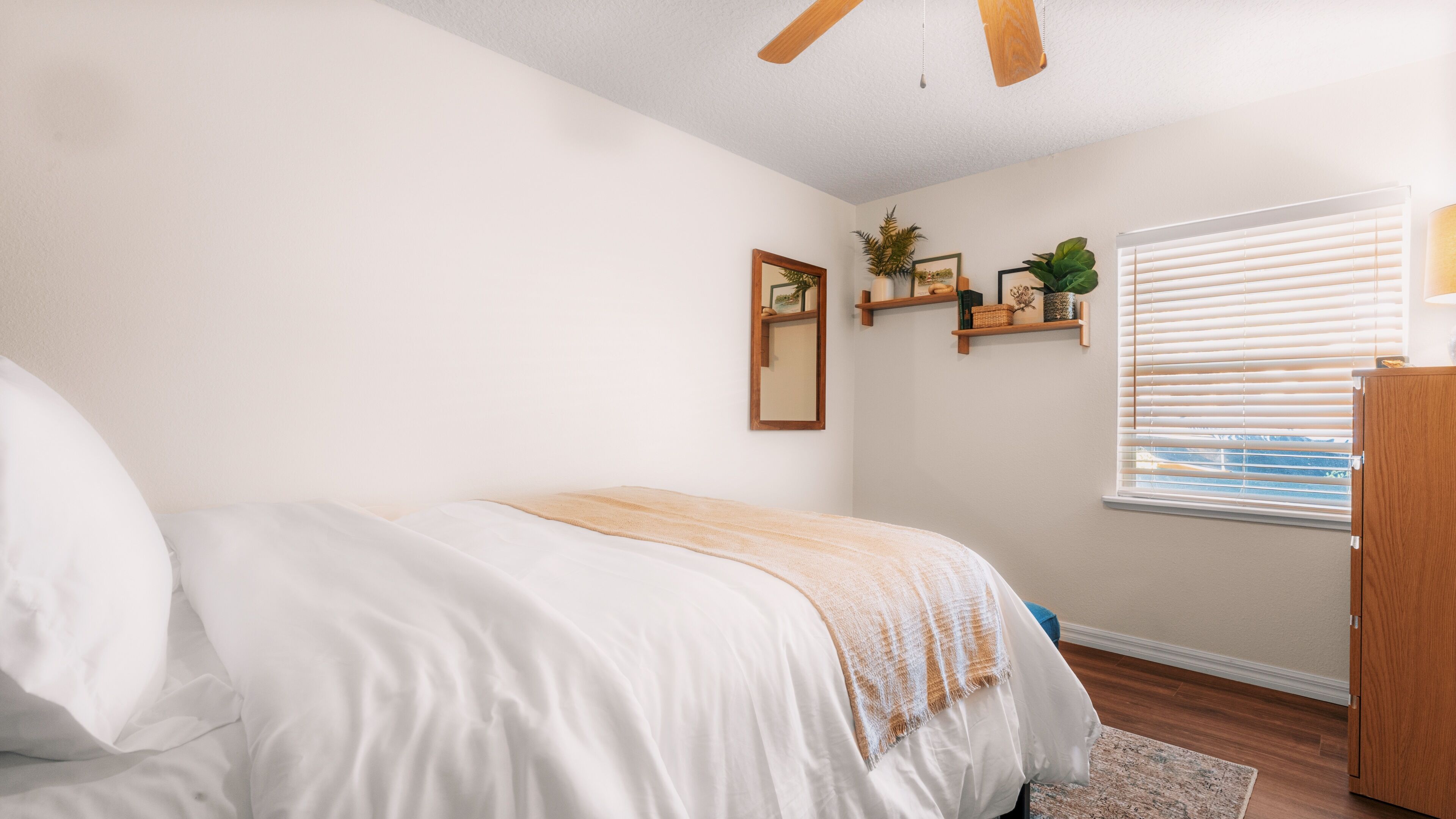2 bedrooms, iron/ironing board, WiFi, bed sheets