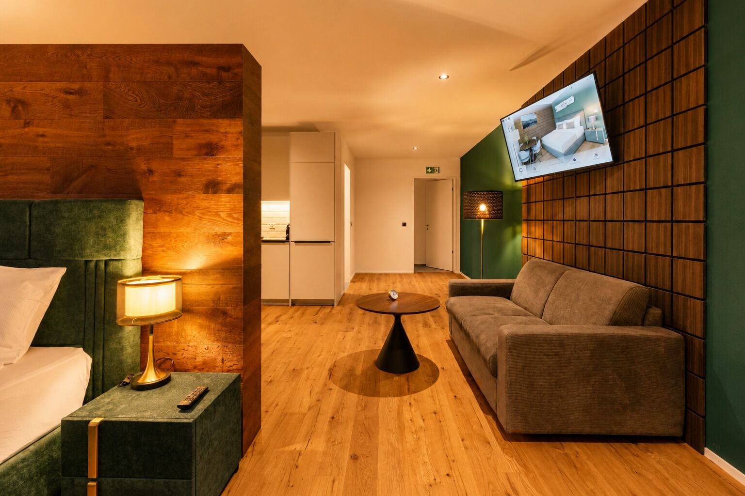 Executive Apartment | In-room safe, desk, cribs (surcharge), WiFi (free)