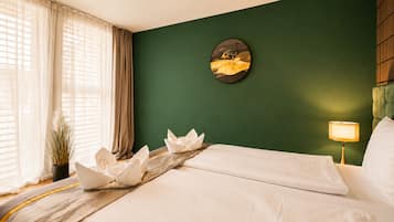 Superior Apartment | In-room safe, desk, cribs (surcharge), WiFi (free)