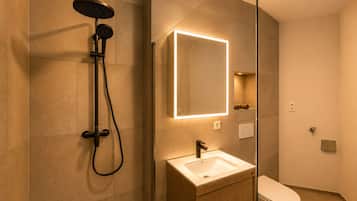 Departamento estándar | Baño | Toallas y papel de baño