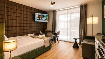 Comfort Apartment | In-room safe, desk, cribs (surcharge), WiFi (free)