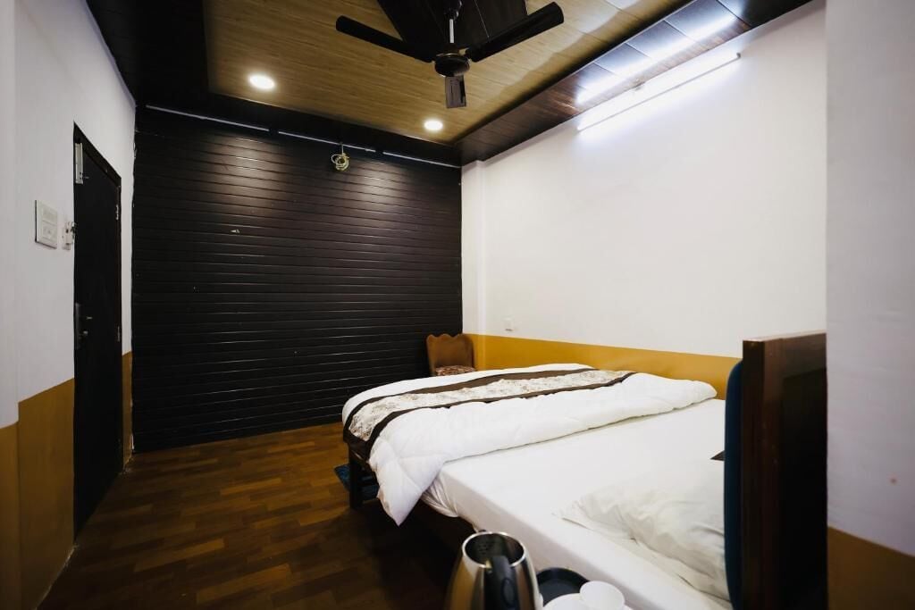 Habitación Deluxe doble, balcón, vistas a la ciudad | Cortinas opacas y sistema de insonorización