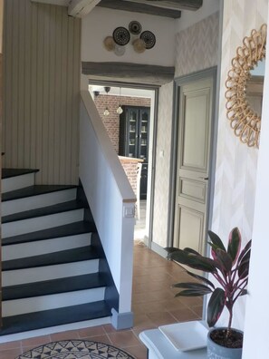 Interior - Vrbo Property (Monthurel)