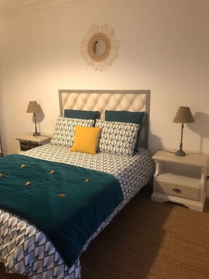 Room - Vrbo Property (Monthurel)