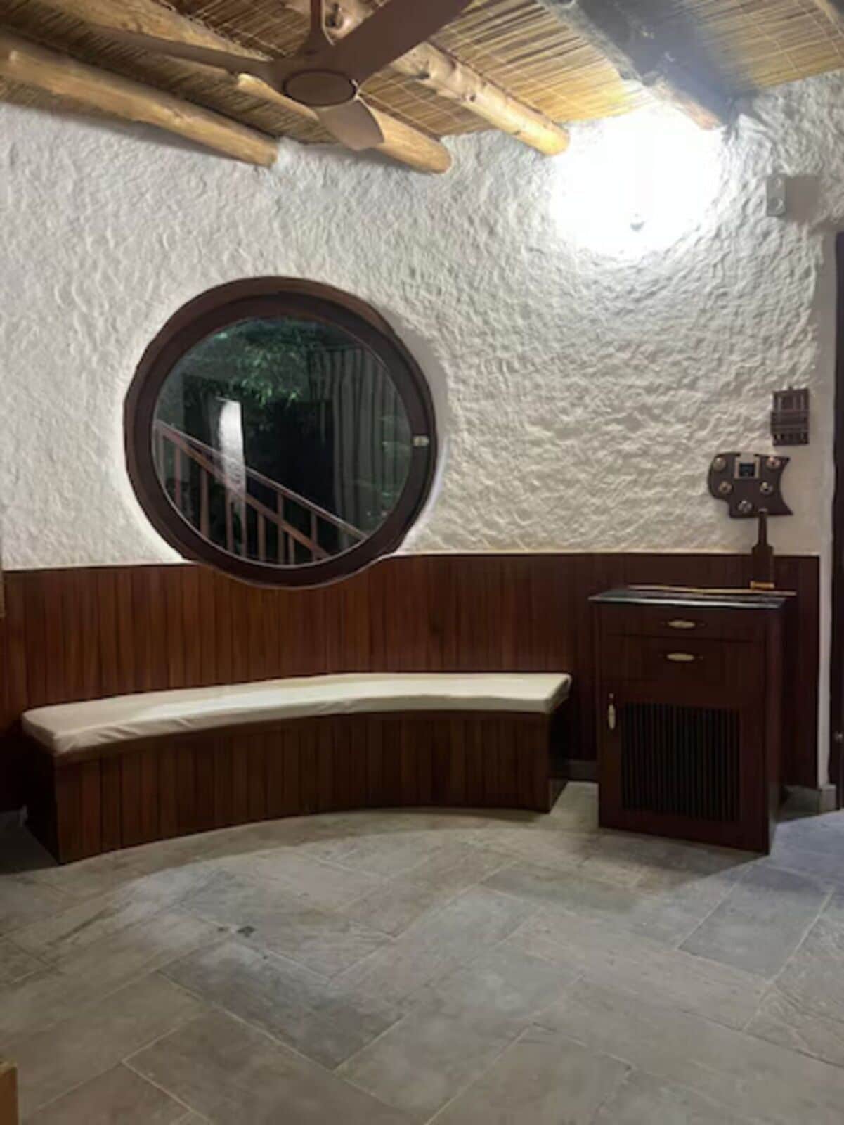 Premium Pantry Suite | Desk, free WiFi