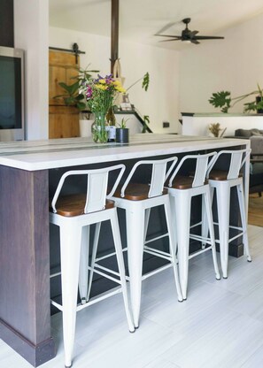 Dining - A 1,600 sf Coeur d'Alene home with 3 bedrooms, 2 baths, game room, and a backyard built around gardens, gathering, and relaxing in the hot tub. Sleeps 6 & up to 8 with extra beds. Five minutes to the Centennial Trail, ten to downtown CDA. (Coeur d'Alene)