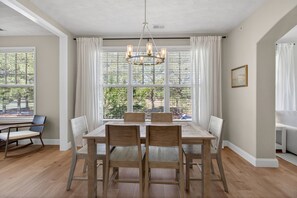 Dining - Beautiful Condo in Golf Community Featuring Access to Club Amenities! (Cape Charles)