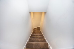 Interior - Spacious & Private Home|Prime West London|Seconds From Central Line Station (London)