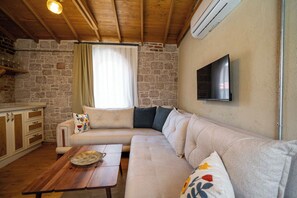 Familien-Maisonette, Blick auf den Innenhof | Wohnbereich