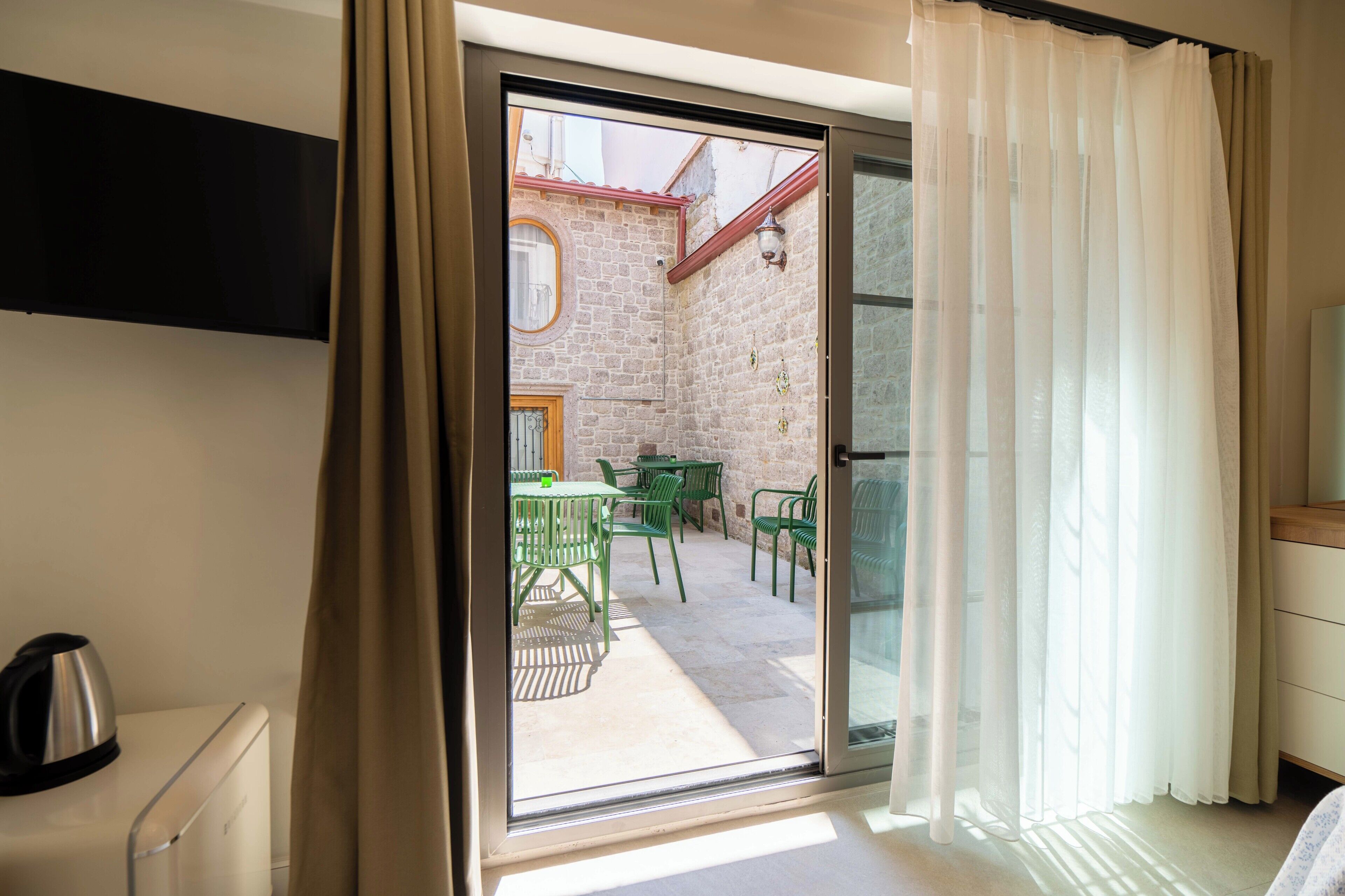 Room, Courtyard View | Interior