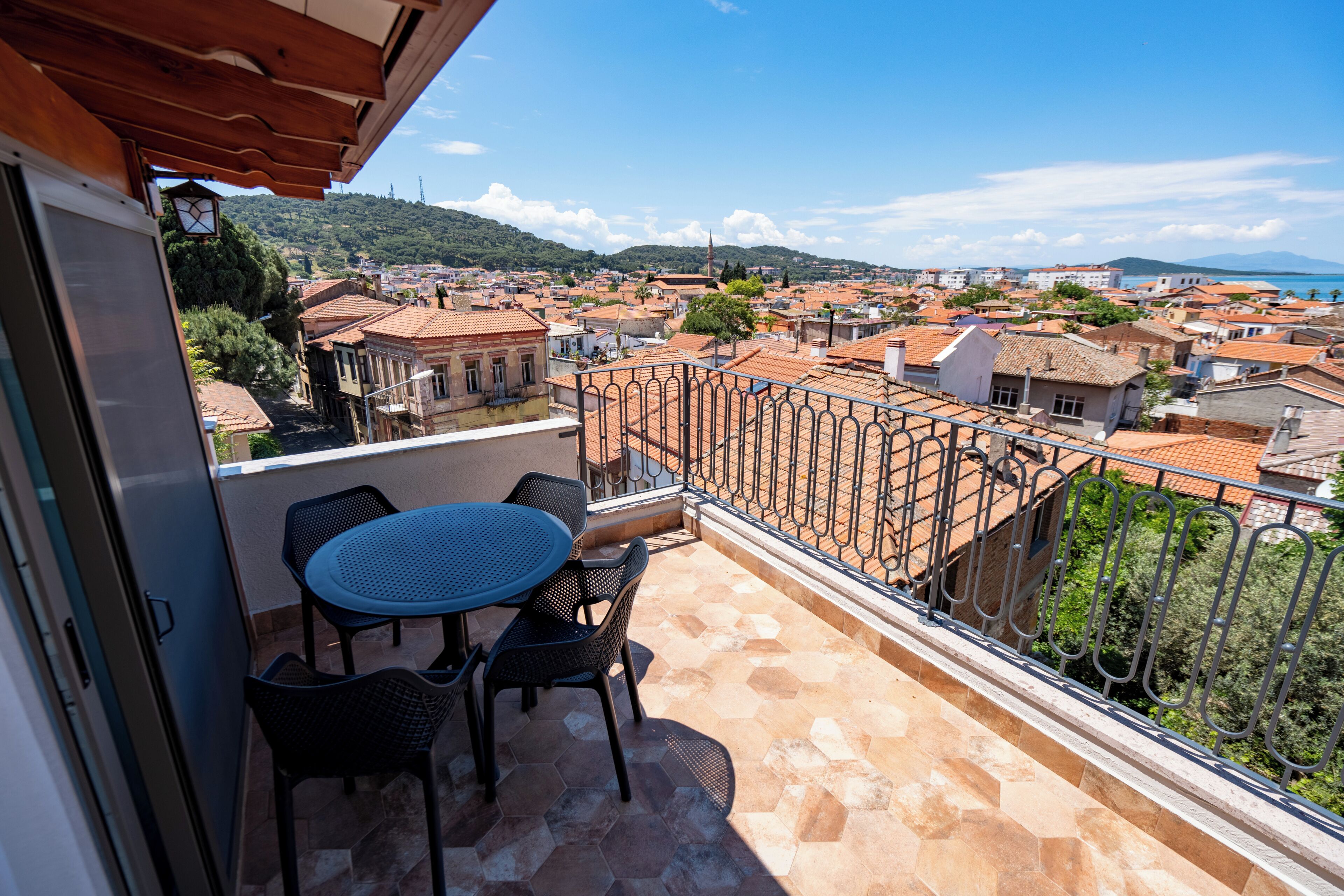 Family Suite, Balcony, Sea View | Outdoor dining