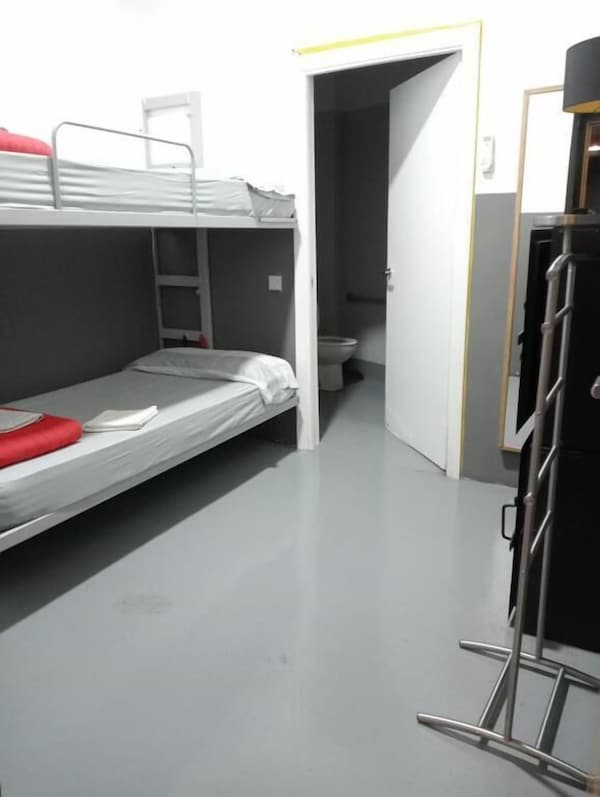 Seville Your Way Hostal - Seville