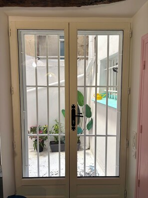 Interior - Heart of Saint-Germain Cozy 2BR for 5 Aldaro (Paris)