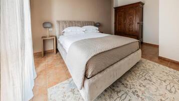 Luxury Apartment, Balcony, Garden View | Free WiFi