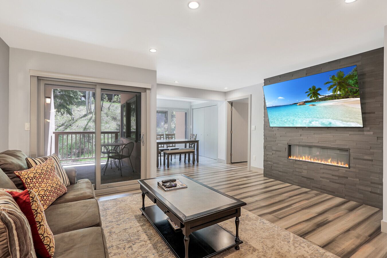 TV, fireplace