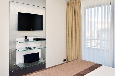 Manquehue Retreat EXC Stylish Home in Las Condes