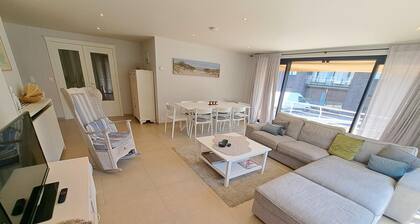 Spacious Family Stay Near the Beach