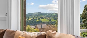 Elegant 3BR Retreat | 2 Baths | Peak District
