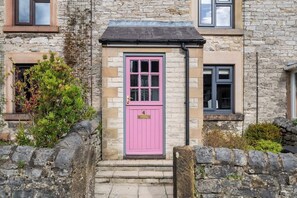 Exterior - Fable Cottage: Luxurious Stay (Derbyshire)