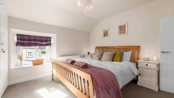 Iron/ironing board, travel cot, WiFi, bed sheets