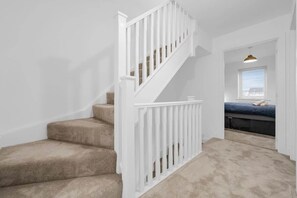 Interior - Luxurious Stylish: Modern Home (Greater Manchester)