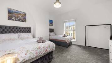 Iron/ironing board, travel cot, WiFi, bed sheets