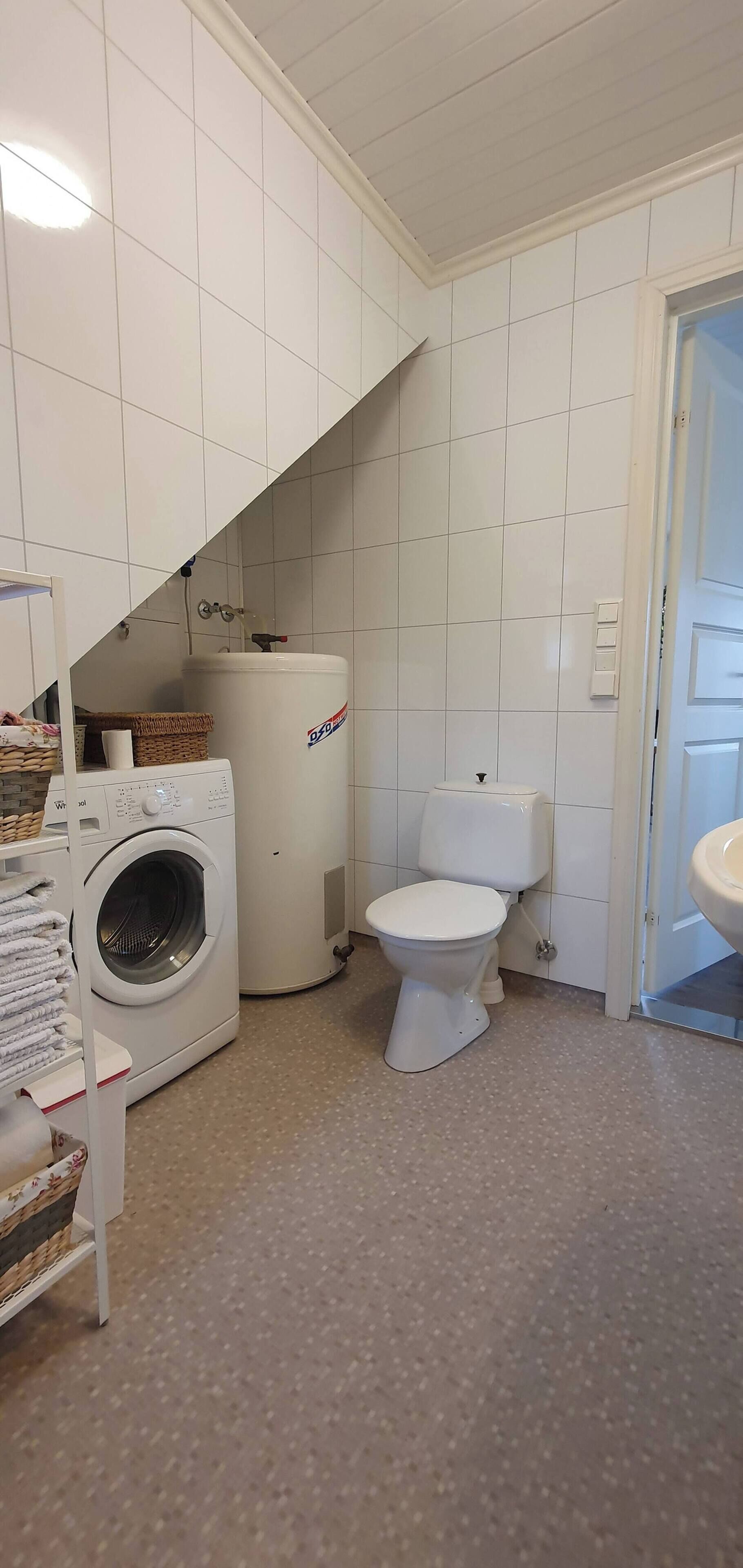 House, 5 Bedrooms, Balcony | Bathroom
