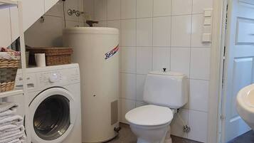 House, 5 Bedrooms, Balcony | Bathroom