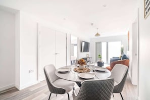 Dining - Cozy Retreat at Vicarage Grove Eccles Manchester (Eccles)