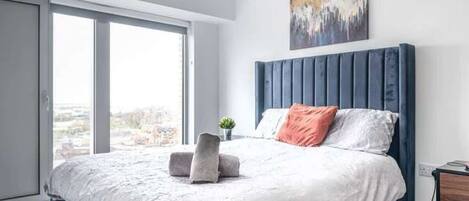 WiFi, bed sheets