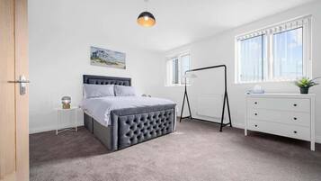 Iron/ironing board, travel cot, WiFi, bed sheets