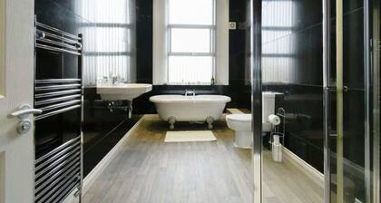 Cozy Suite in the Heart of Great Harwood