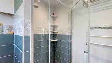 Shower, towels