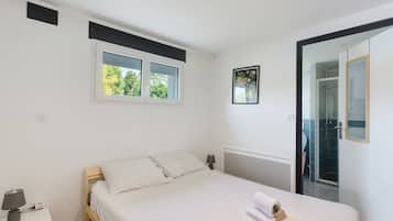 WiFi, bed sheets