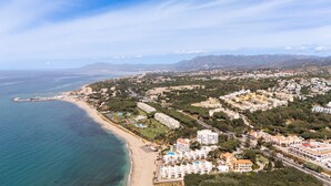 Beach - Villa Calahonda - Cozy Villa with Private Pool (Mijas Costa)