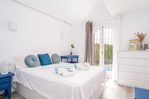 Bügeleisen/Bügelbrett, kostenloses WLAN, Bettwäsche
