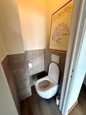 Bathroom - Apartment 150 meters from the beach with free parking! Perfect for families. (Koksijde)