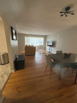 Interior - Quaint 2-bedroom house with AC in University City (University City)