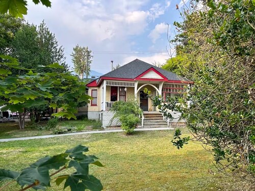 Heritage Home on Broadway