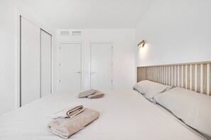 Iron/ironing board, free WiFi, bed sheets - Apartamento Budo ( Posedonia - Punta Prima) (Torrevieja)