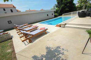 Outdoor pool - Holiday Home Bajelo (Kaštel Lukšić)