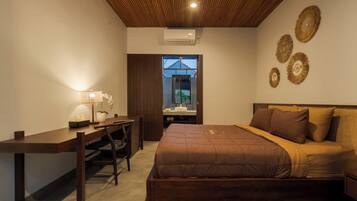 Villa, 2 chambres, piscine privée, vue sur la piscine | Coffre-fort, rideaux d’obscurcissement, fer et planche à repasser