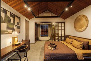 In-room safe, blackout drapes, iron/ironing board, free WiFi - Casa Luna Villas Ubud (Ubud)