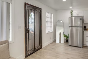 House (1 Bedroom) | Interior - 4 Mi to Surfside Beach! North Miami Apt (North Miami)