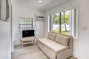 Interior - 4 Mi to Surfside Beach! North Miami Apt (North Miami)