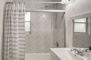 Casa (2 Bedrooms) | Interior