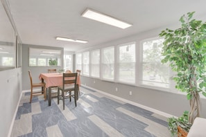 Interior - Centrally Located Dayton Condo 1 Mi to Downtown (Dayton)