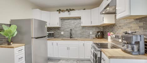 Apartment (2 Bedrooms) | Front of property