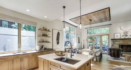 Walk to Town & Trails! Luxe Mtn Retreat w/ Hot Tub